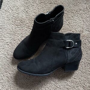 Unisa black ankle boots with buckle